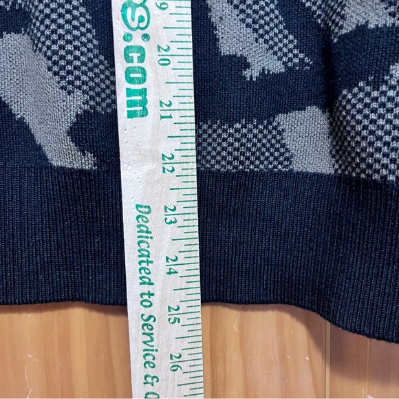 Athleta Jacquard Crew Sweater Abstract Animal Charcoal Grey Size Medium - Picture 9 of 10